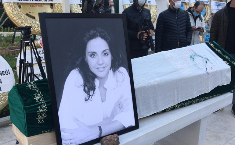 Ünlü modacı Bahar Korçan son yolculuğuna uğurlandı