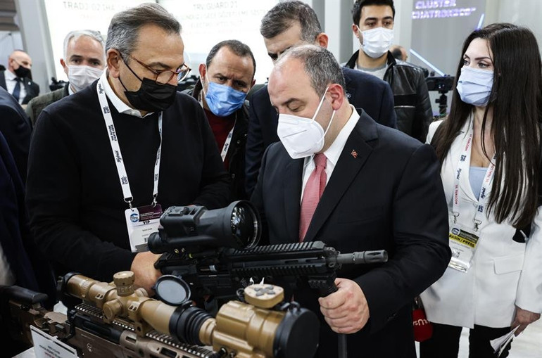 Bakan Varank SAHA EXPOyu ziyaret etti