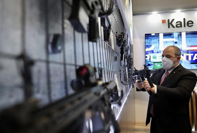 Bakan Varank SAHA EXPOyu ziyaret etti