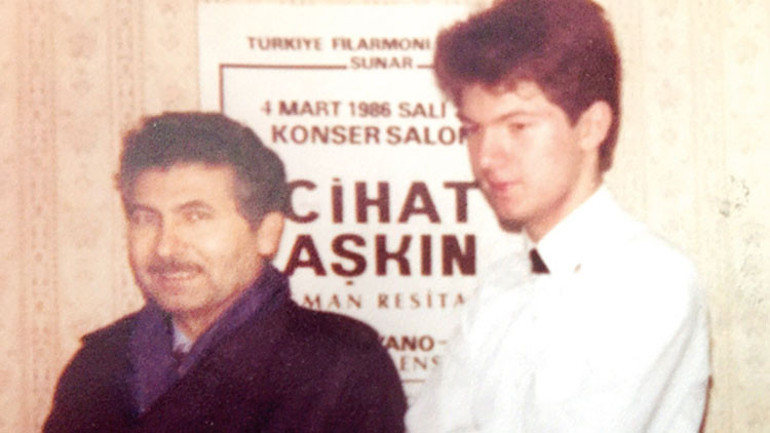 ‘Unkapanı’nda bir Batılı kemancı’