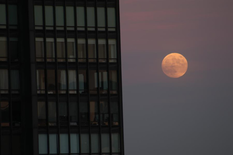 580 yıl sonra bir ilk... En uzun Ay tutulmasından ilk kareler geldi