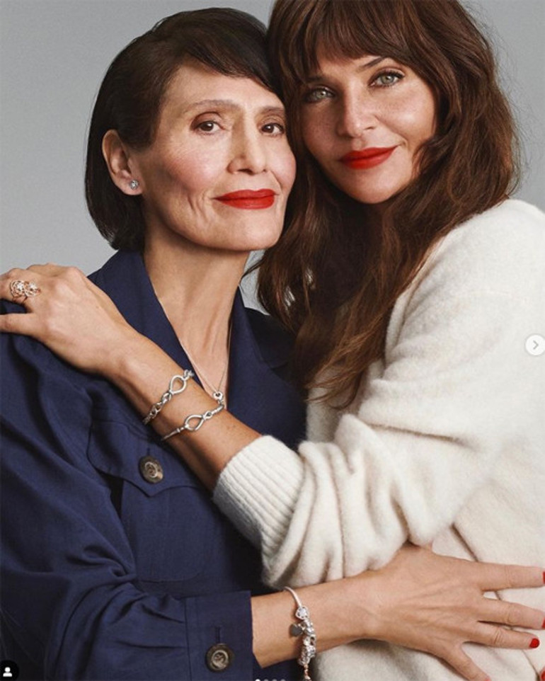 Yakışıklı oyuncu annesinin görüntülerini paylaştı: 80 yaşına geldiğine inanmayan bir tek ben miyim