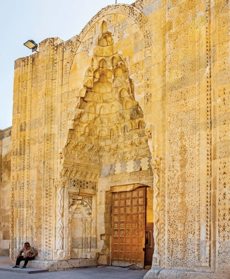Selçuklu eserlerinin izinde tarihe tanıklık edelim