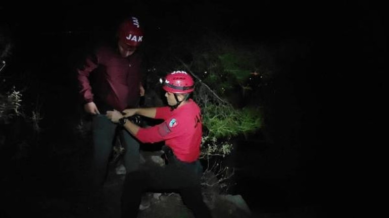 Likya Yolunda kaybolup mahsur kaldılar 2 arkadaşı jandarma kurtardı