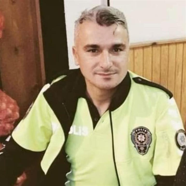 Şehit polis memuru Yusuf Ceylana son veda Bir babanın en zor görevi
