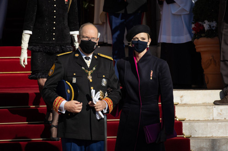 Balayında aynı otelde bile kalmamışlar: Prenses Charlene gizemli hastalığın pençesinde yemeden içmeden kesildi