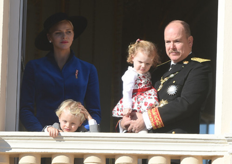 Balayında aynı otelde bile kalmamışlar: Prenses Charlene gizemli hastalığın pençesinde yemeden içmeden kesildi