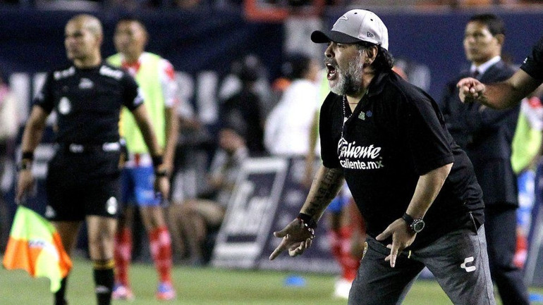 Maradona için akılalmaz önlem Çalınmasın diye kalbi olmadan gömüldü