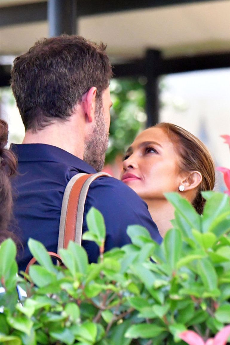 Jennifer Lopez sahneye bile gelinlikle çıkmıştı: Kaderleri yıldızlarda yazılı