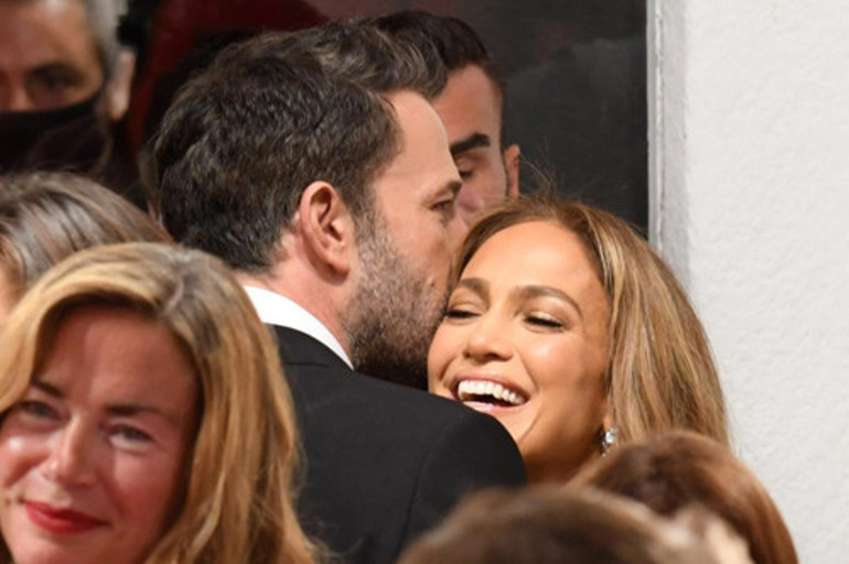 Jennifer Lopez sahneye bile gelinlikle çıkmıştı: Kaderleri yıldızlarda yazılı