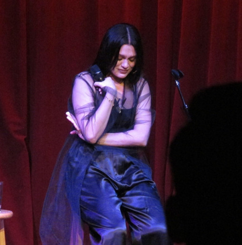 Jessie J. sahnede gözyaşlarına boğuldu: Bebeğimi kaybettim, kendimi hiç bu kadar yalnız hissetmemiştim