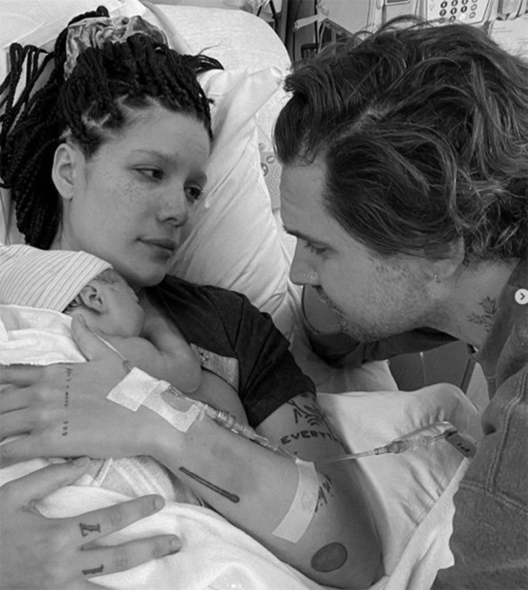 Jessie J. sahnede gözyaşlarına boğuldu: Bebeğimi kaybettim, kendimi hiç bu kadar yalnız hissetmemiştim