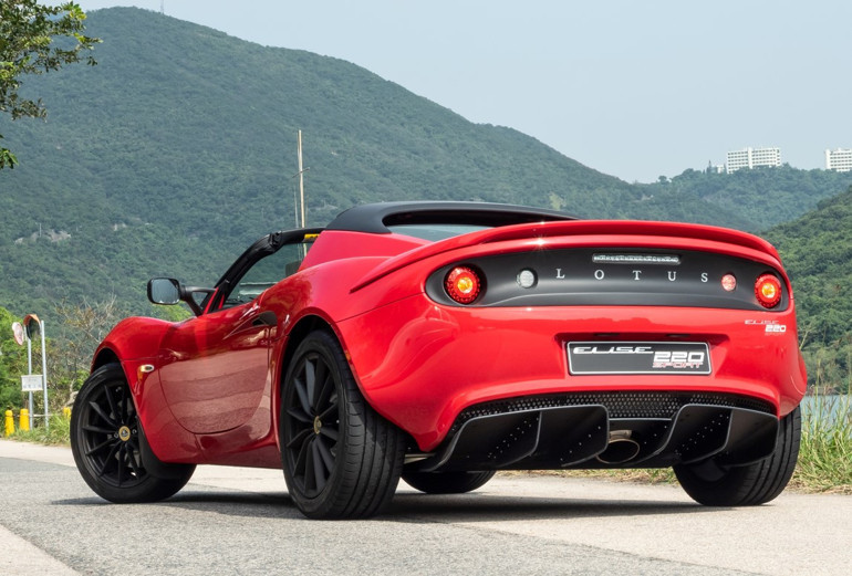 Yarışçı ruhunu canlandıran otomobil: Lotus Elise Sport 220