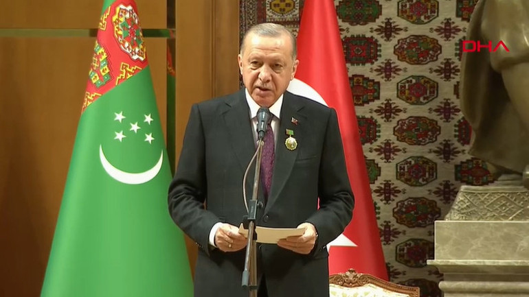 Son dakika Türkmenistanda tarihi gün İmzalar atıldı... Cumhurbaşkanı Erdoğandan flaş mesajlar