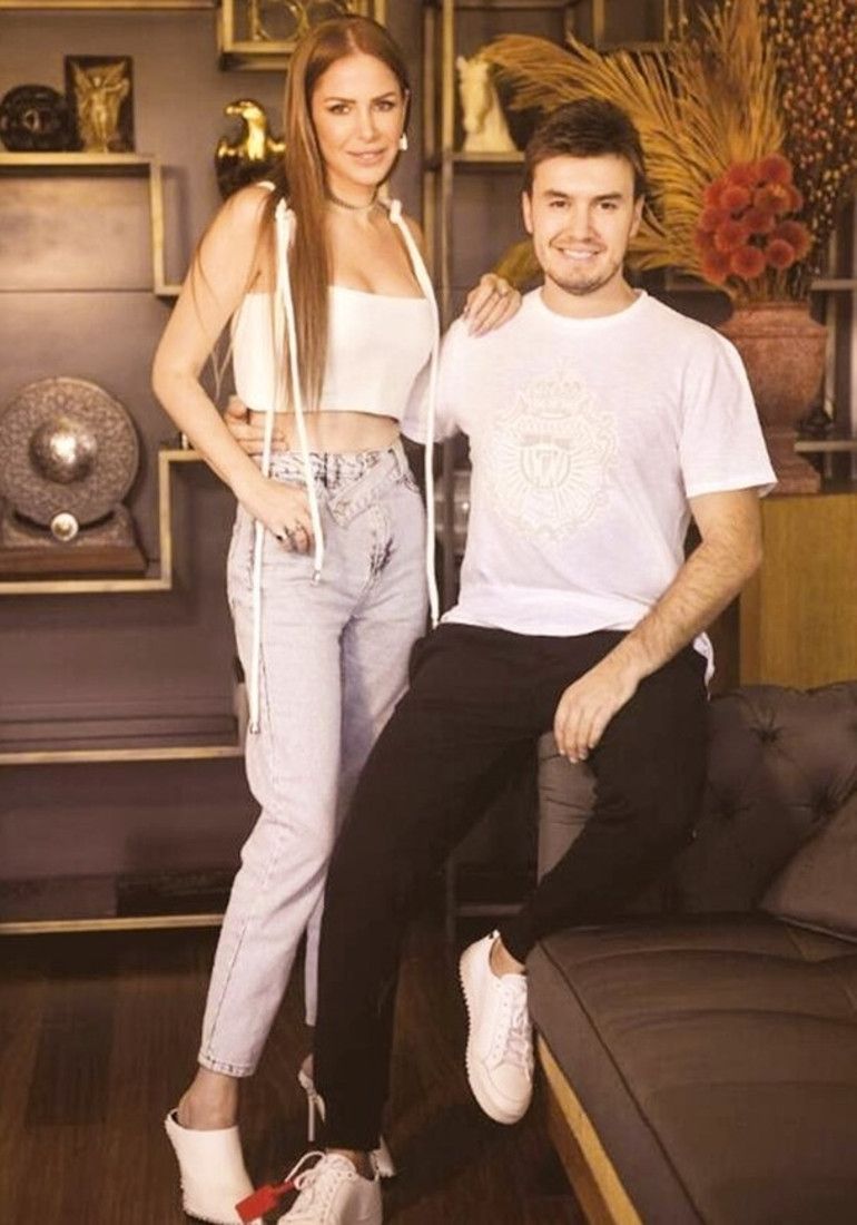 Mustafa Ceceliye yeni klibinde eşi Selin İmer eşlik etti