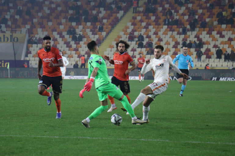 Yeni Malatyaspor - Galatasaray maçının kahramanı Ertaç Özbir konuştu Bazen çıkarabiliyoruz