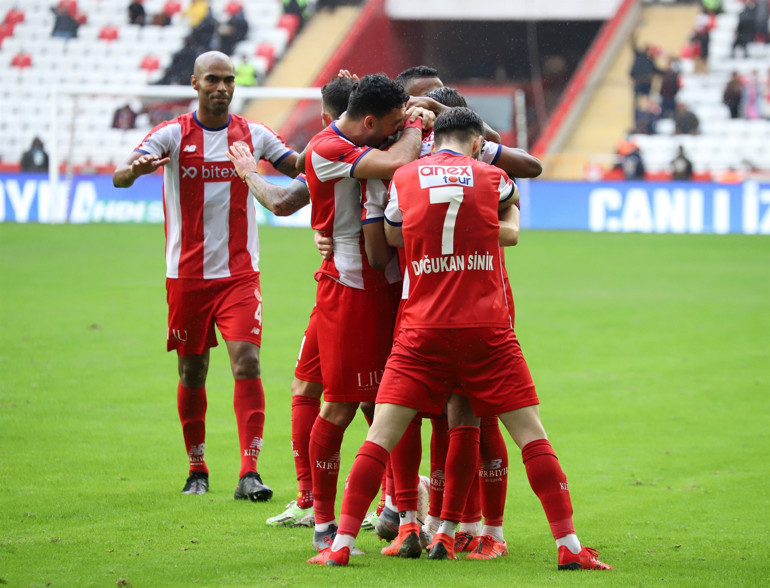 Antalyaspor’da puanlar iç sahada