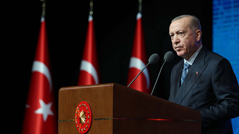 Cumhurbaşkanı Erdoğan açıkladı Öğretmenlerle ilgili tarihi kararlar: Sözleşmeli öğretmenler ve maaş artışı...