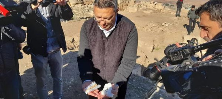 Diyarbakırda Zerzevan Kalesi’nde 1600 yıllık flüt ve bronz anahtarlı yüzük bulundu