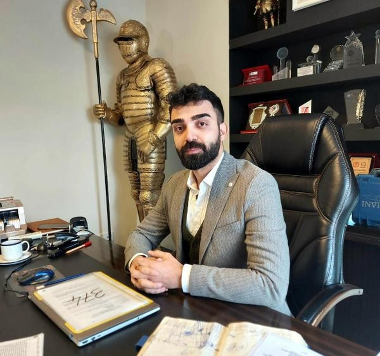 Sosyal medya fenomeni taciz nedeniyle şikayetçi oldu İngilizce çevirisine itiraz