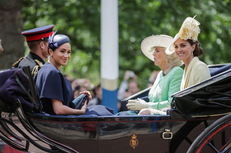 Kate Middleton ve Meghan Markle düğünden günler önce birbirlerine girmişler: Sarayda elti kavgası