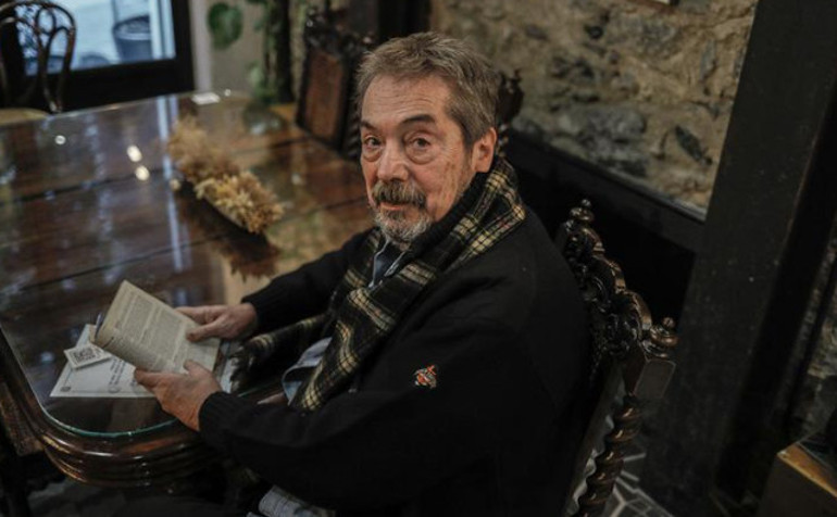 Ahmet Sezerel: Herkes ya zengin ya fakir, ya çok biliyor ya cahil; hiçbir şeyin ortası kalmadı