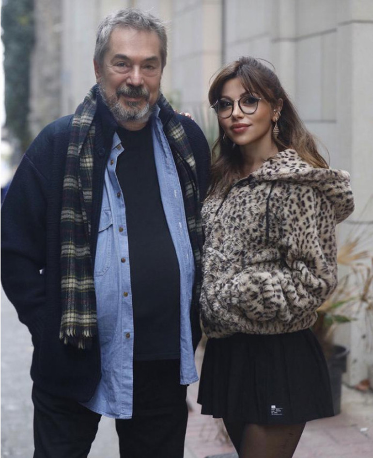 Ahmet Sezerel: Herkes ya zengin ya fakir, ya çok biliyor ya cahil; hiçbir şeyin ortası kalmadı