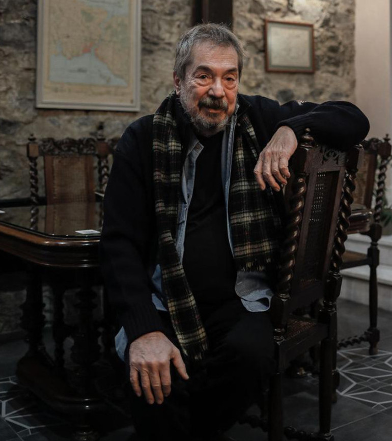 Ahmet Sezerel: Herkes ya zengin ya fakir, ya çok biliyor ya cahil; hiçbir şeyin ortası kalmadı