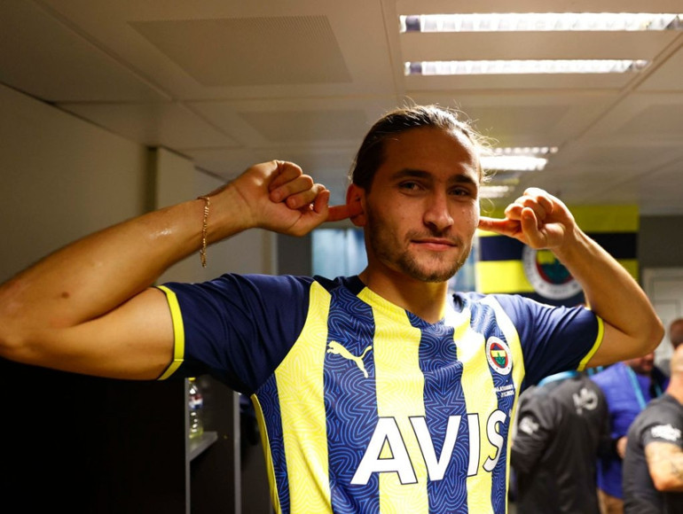 Son Dakika: Fenerbahçede Vitor Pereiranın yeni vazgeçilmezi Miguel Crespo Devre arası gidiyor derken rakamları alt üst ediyor...