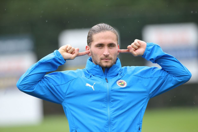 Son Dakika: Fenerbahçede Vitor Pereiranın yeni vazgeçilmezi Miguel Crespo Devre arası gidiyor derken rakamları alt üst ediyor...