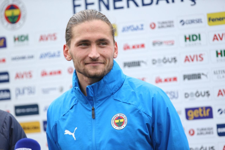 Son Dakika: Fenerbahçede Vitor Pereiranın yeni vazgeçilmezi Miguel Crespo Devre arası gidiyor derken rakamları alt üst ediyor...