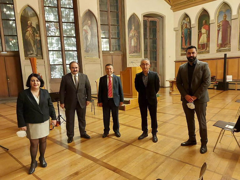 Arif Arslaner’e onur plaketi