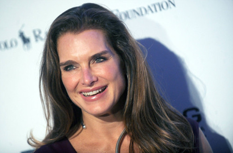 Brooke Shields tartışmalı reklam kampanyası hakkında yıllar sonra konuştu: Beni cinsel obje haline getirdiler