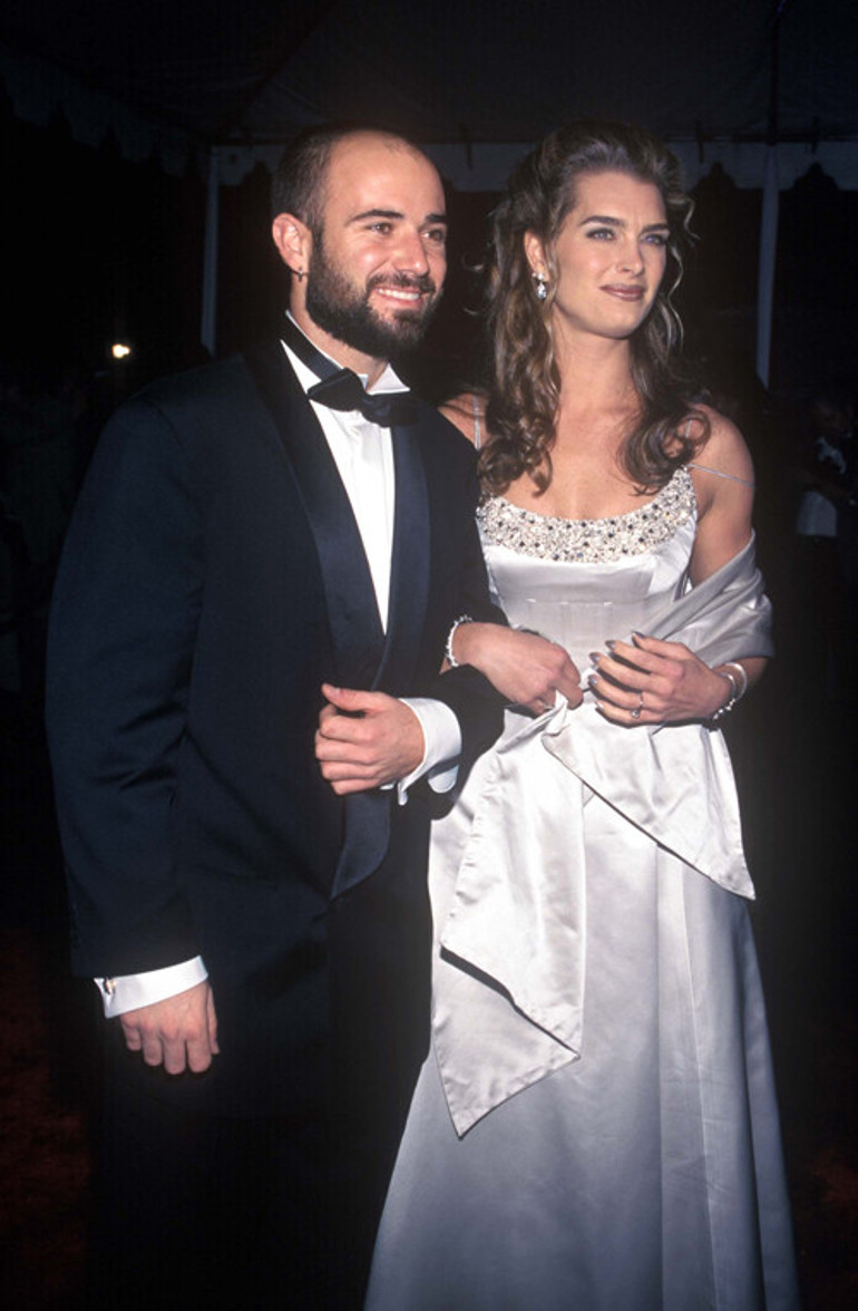 Brooke Shields tartışmalı reklam kampanyası hakkında yıllar sonra konuştu: Beni cinsel obje haline getirdiler