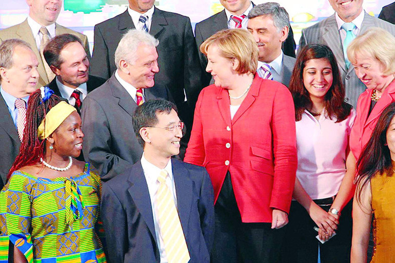 İlklerin kadınından veda