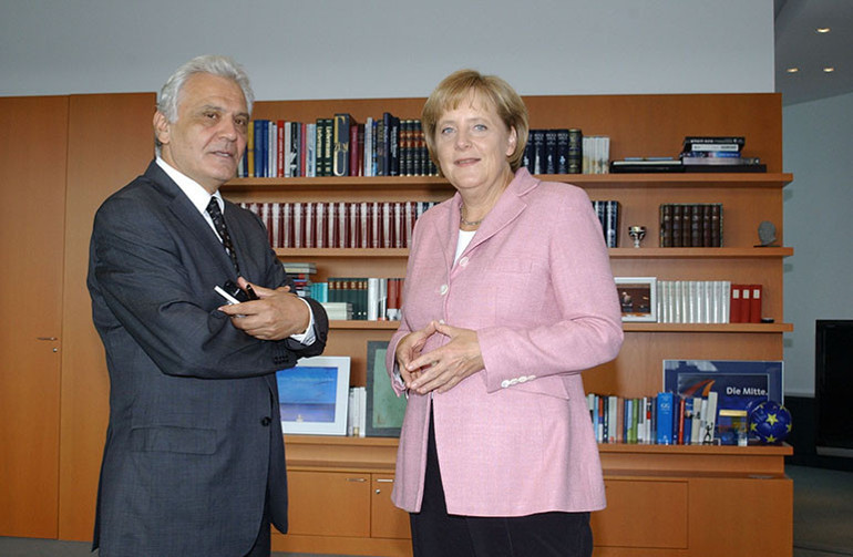 İlklerin kadınından veda