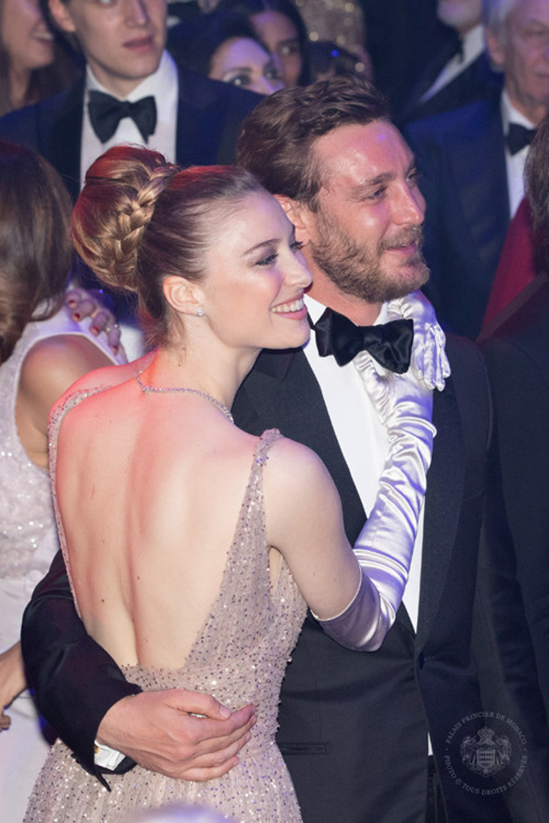 Birinin ailesinin adaları var, diğeri parayla oynuyor: Dünyanın en zengin gelinleri