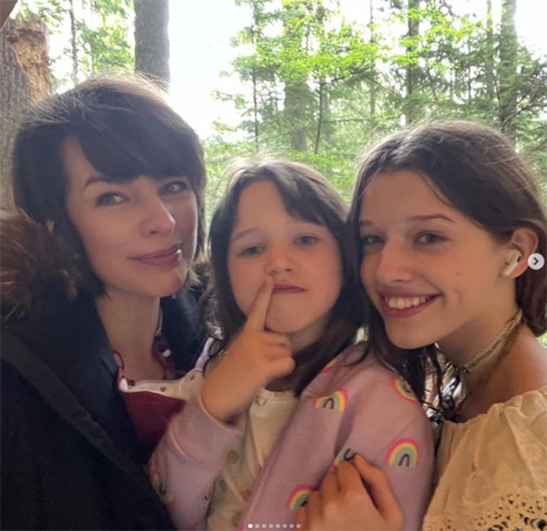 Milla Jovovich, ABDdeki tartışmalı kürtaj yasasına yine tepki gösterdi: Kadını istemediği bir hamileliğe zorlamak acımasızlık