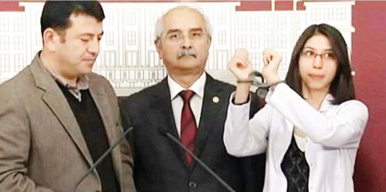 ‘Tek suçu düşünmek’ dediğiniz tıp öğrencisi terörist çıkarsa