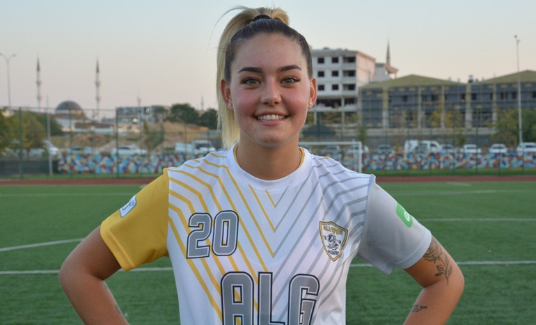 Aycana takım arkadaşlarından destek Survivora katılıyor...