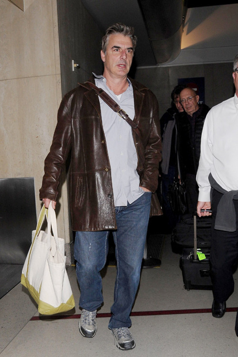 Efsane dizi karakterini canlandıran oyuncu hakkında iki ayrı cinsel taciz iddiası: Bir aynanın önündeydik ve ben ağlıyordum