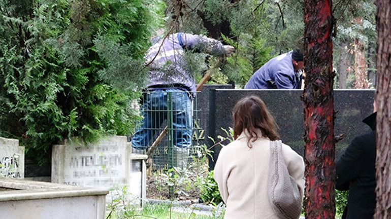 Babalık davasında ünlü tekstilci Ahmet Necati Yılmaz’ın mezarı açıldı