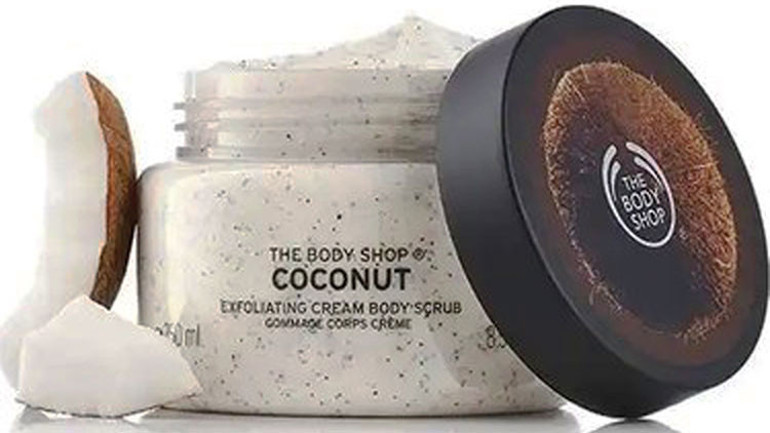 Sevgiyle elde yapıldı