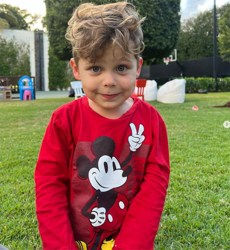 Büyük aşkın meyvesi ikizler dört yaşında