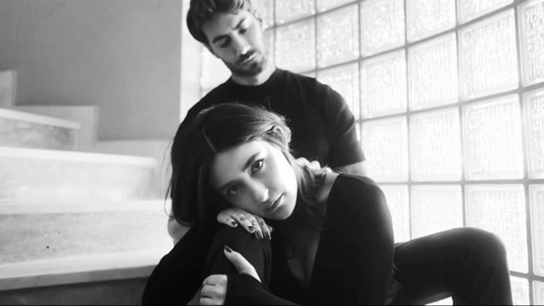 Sevgilisi klibinde... Melek Mosso oyuncu Serkan Sağdıç’la aşk yaşıyor