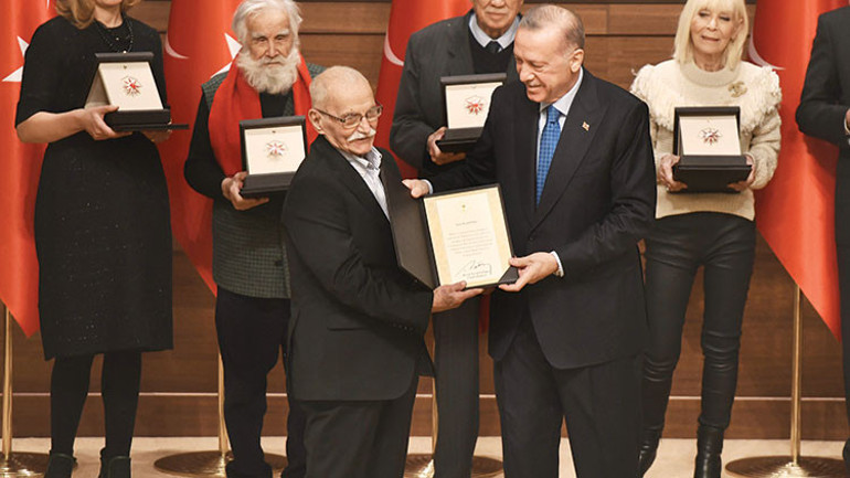 Cumhurbaşkanlığı Kültür Sanat Ödülleri sahiplerini buldu... Ruhumuzu esaretten kurtaracağız