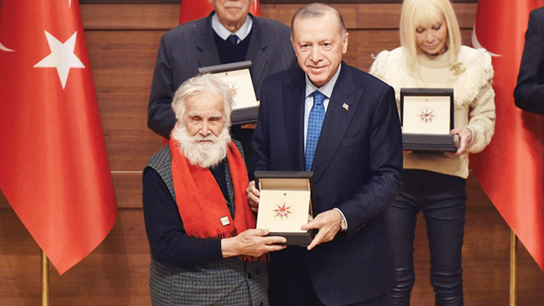 Cumhurbaşkanlığı Kültür Sanat Ödülleri sahiplerini buldu... Ruhumuzu esaretten kurtaracağız