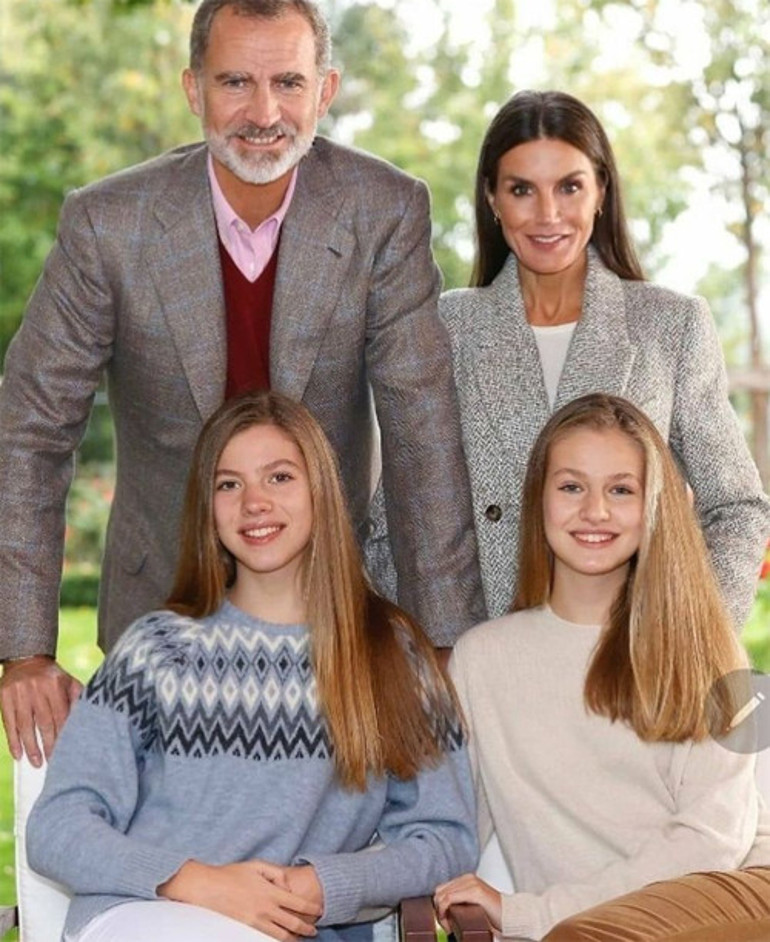 Harry, Meghan, Archie ve Lilibetin ilk aile pozu: Sonunda kızları ortaya çıktı