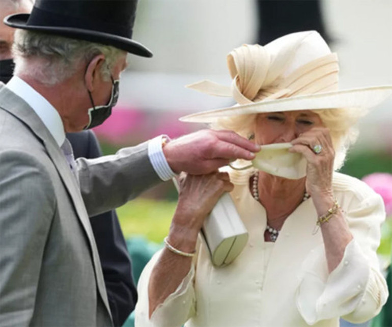 Harry, Meghan, Archie ve Lilibetin ilk aile pozu: Sonunda kızları ortaya çıktı