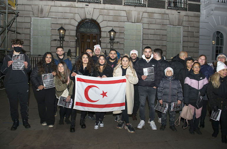 Londra’da ‘Kanlı Noel’in 58. yılı protestoyla anıldı